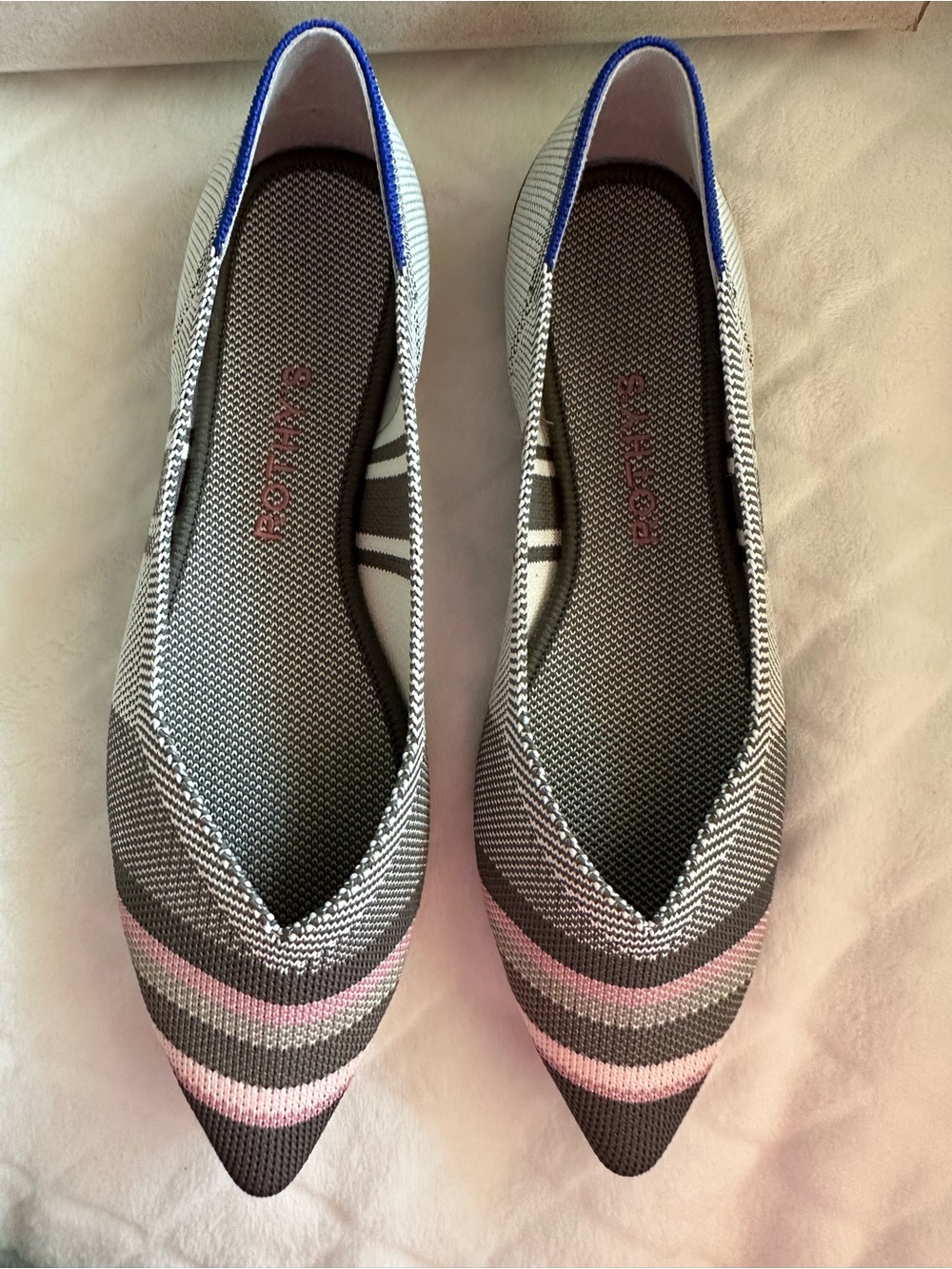 NWT Rothy’s pointed toe flats. Size 7. Gray Inverse Stripe. - Picture 4 of 5